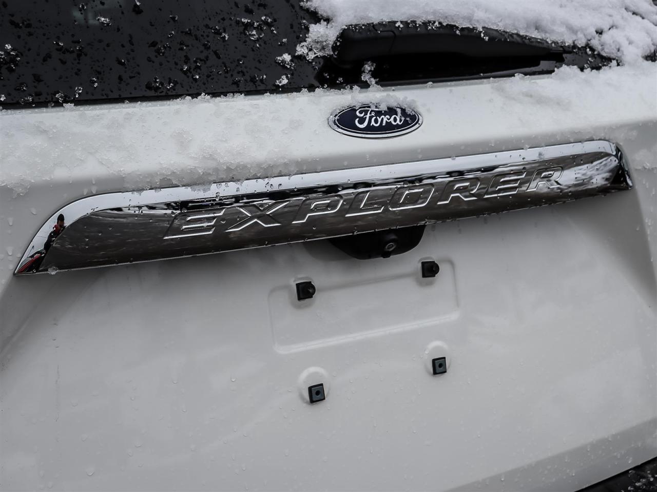 2021 Ford Explorer Limited Bench | Roof | Wireless Pad | Photo