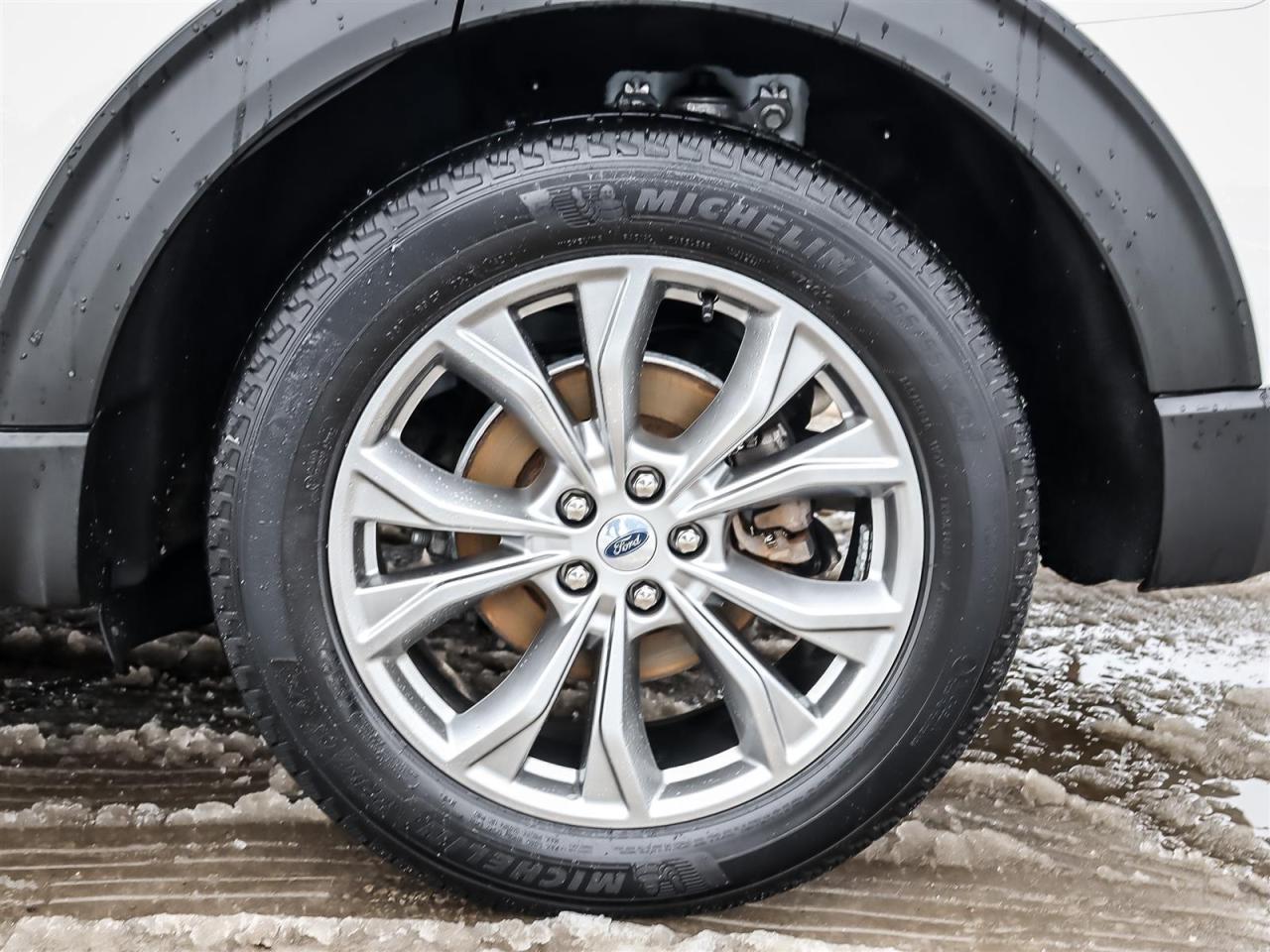 2021 Ford Explorer Limited Bench | Roof | Wireless Pad | Photo