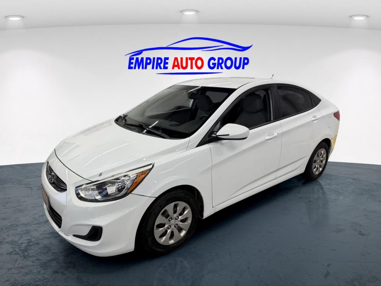 2016 Hyundai Accent SE Photo0