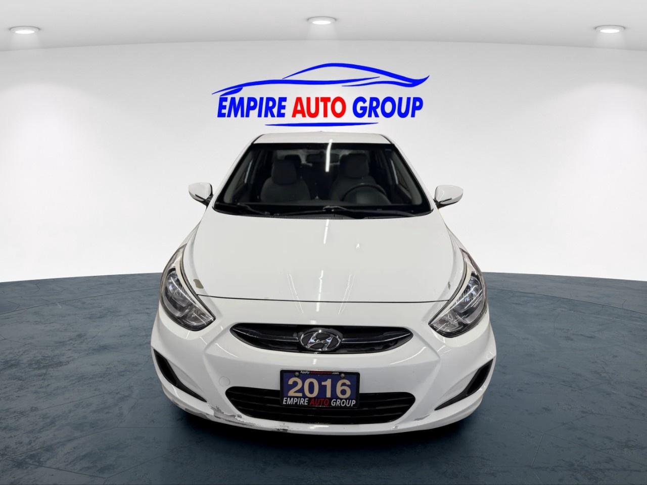 2016 Hyundai Accent SE Photo