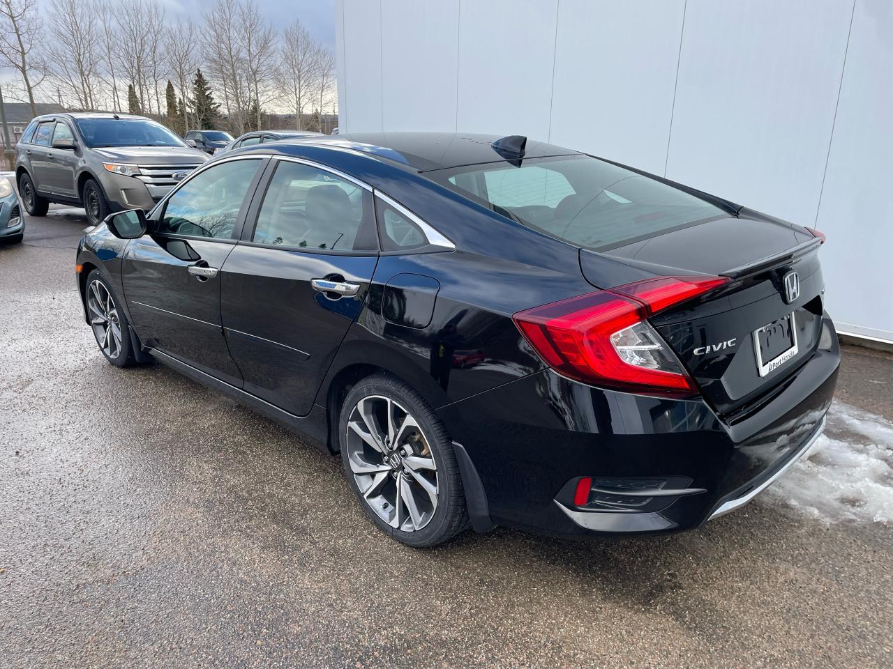 2020 Honda Civic Touring Photo2