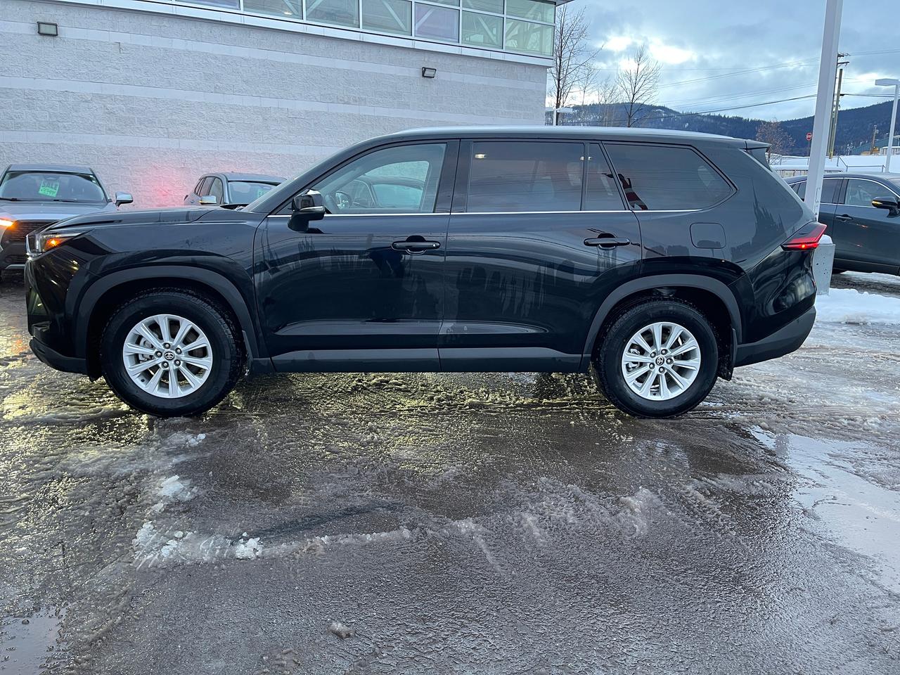 2025 Toyota Grand Highlander HYBRID XLE Photo1