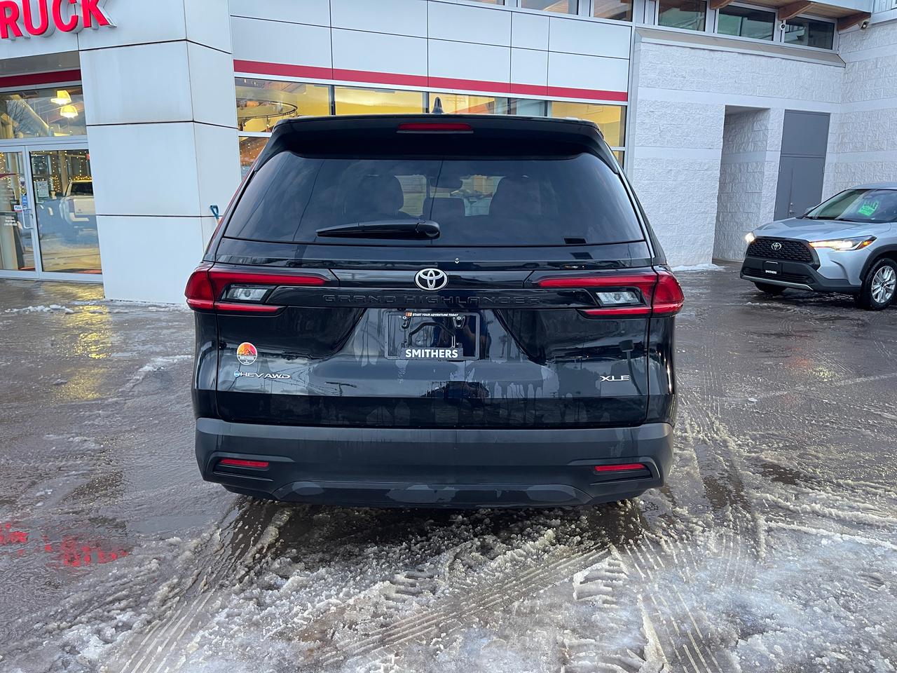2025 Toyota Grand Highlander HYBRID XLE Photo3