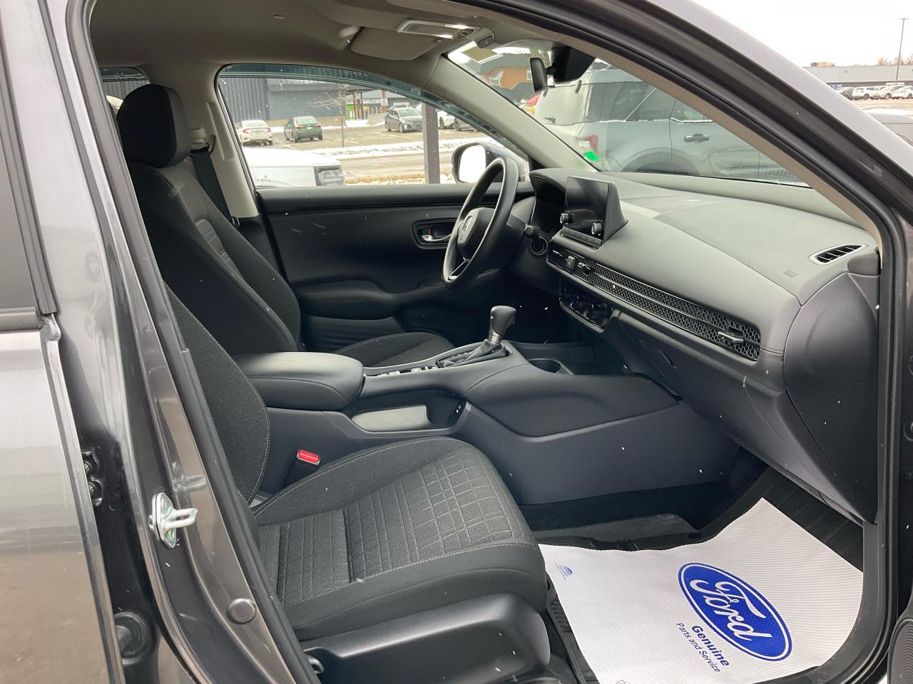 2024 Honda HR-V LX-B Photo5