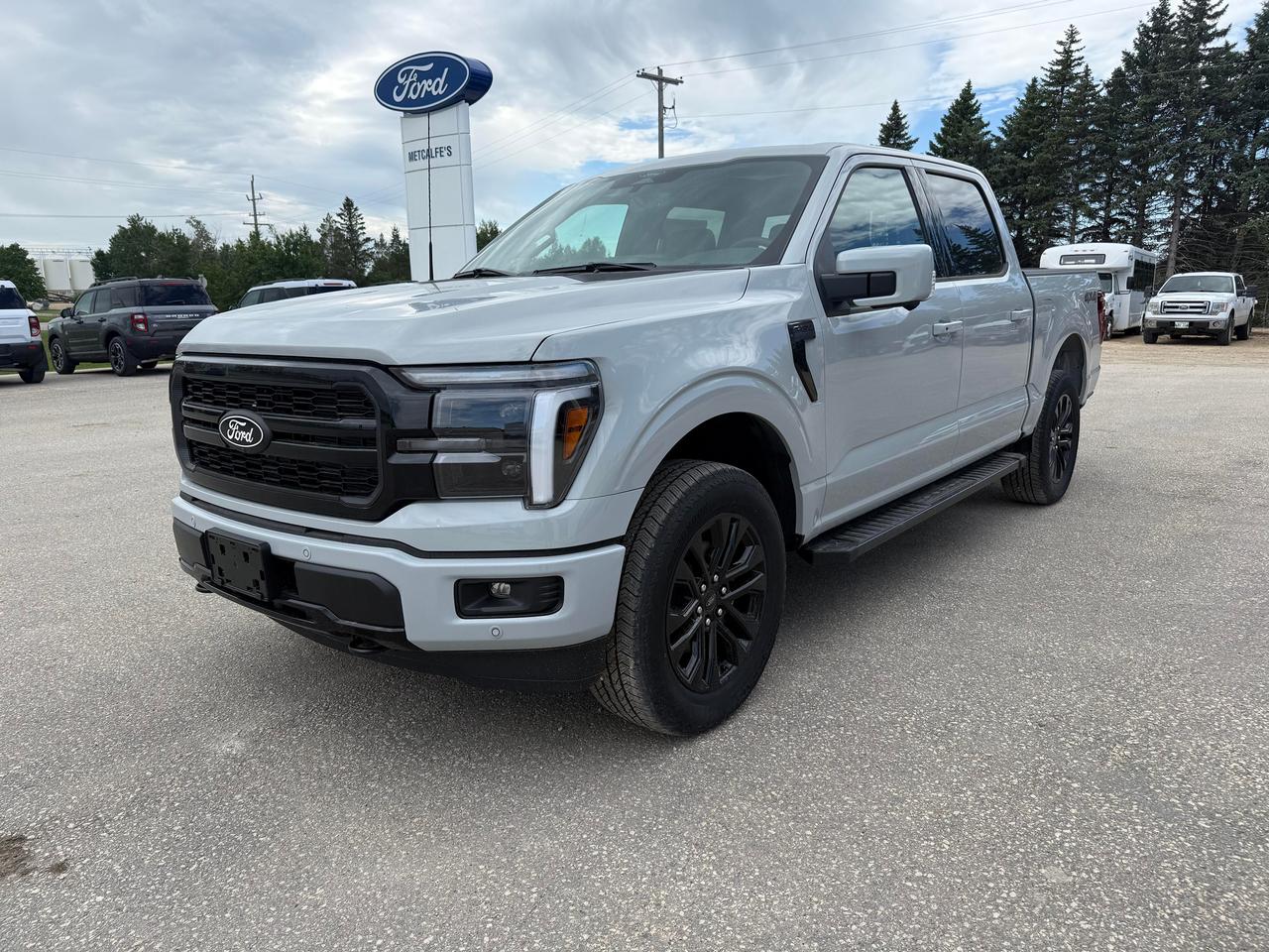 2026 Ford F-150 Lariat 4WD SuperCrew 5.5' Box Photo3
