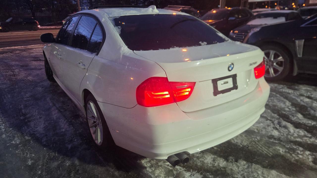 2011 BMW 3 Series 328i xDrive Classic Edition - Photo #3