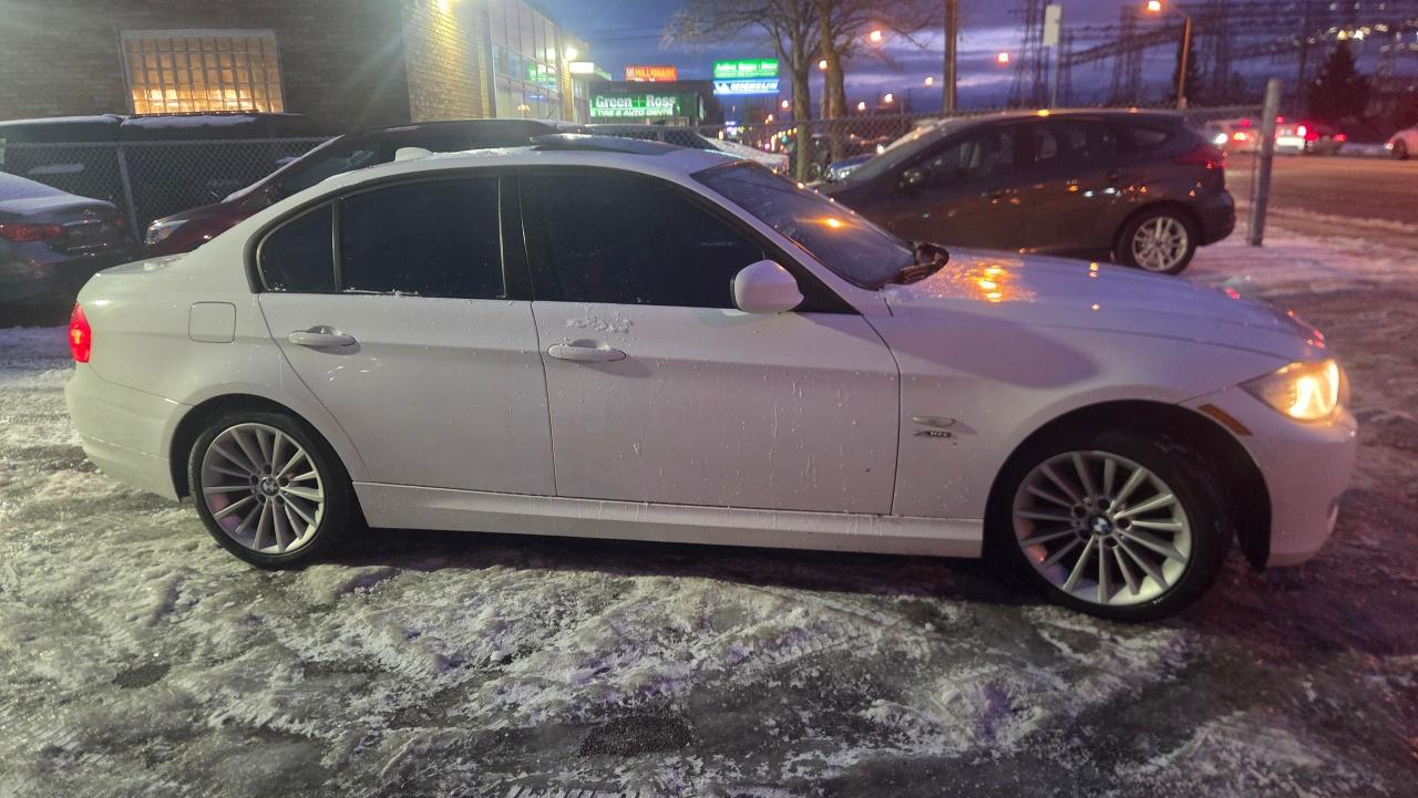 2011 BMW 3 Series 328i xDrive Classic Edition - Photo #5