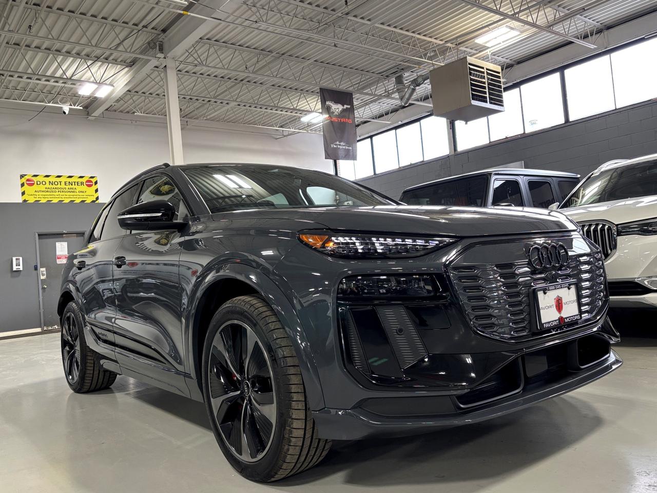 2025 Audi SQ6 e-tron Technik|QUATTRO|NAV|BANGOLUFSEN|MASSAGE|HEADSUP|+ - Photo #2