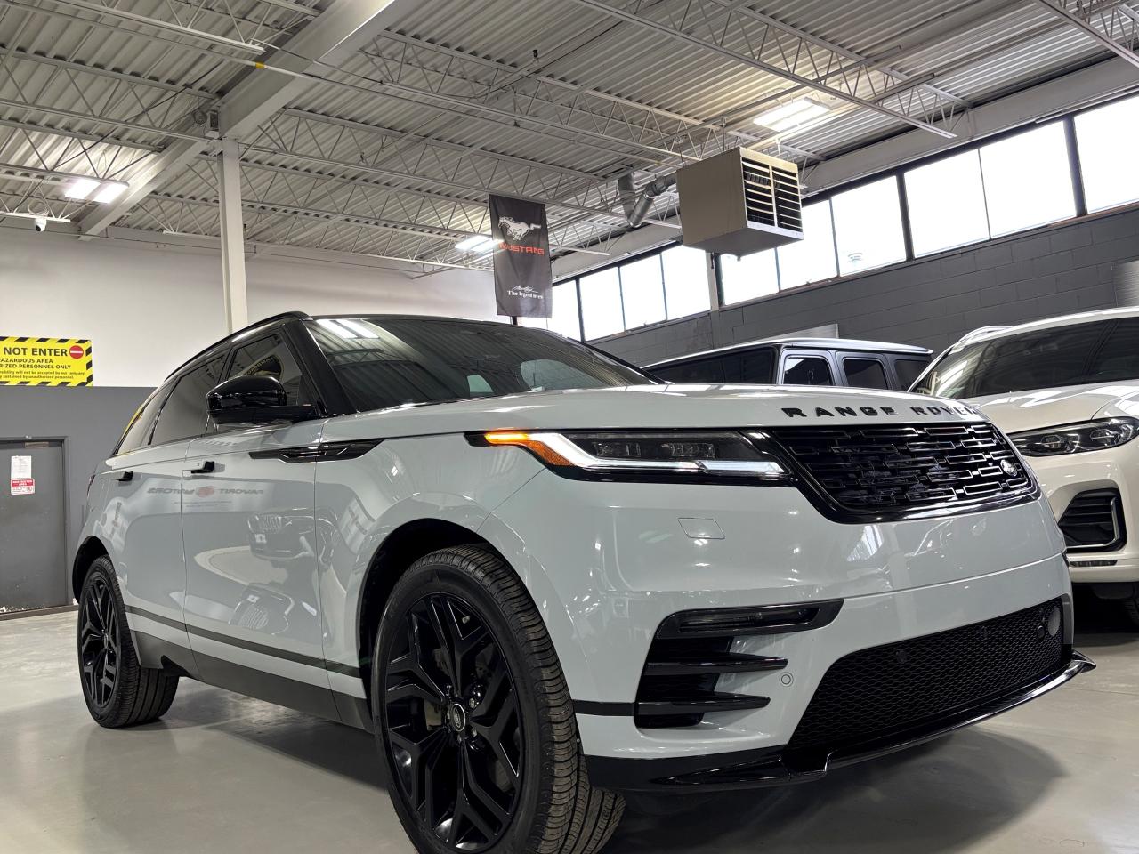 2024 Land Rover Range Rover Velar P340 Dynamic SE|AWD|CLUSTERNAV|MERIDIAN|PANOROOF|+ - Photo #2