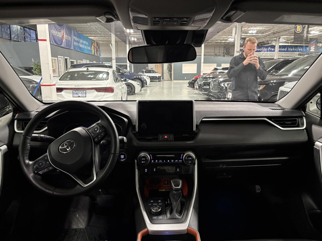 2023 Toyota RAV4 Trail AWD|LEATHER|SUNROOF|TERRAINMODES|BACKUPCAM|+ - Photo #10