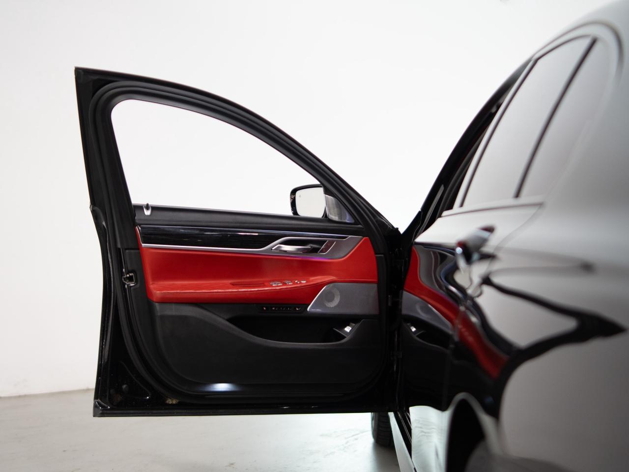 2020 BMW 7 Series 750I | XDRIVE | M-SPORT | EXECUTIVE PKG Photo