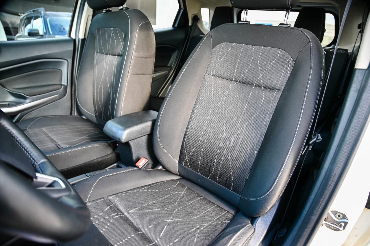 2018 Ford EcoSport NAVIGATION | GREAT ON FUEL | 4X4 GEM! Photo