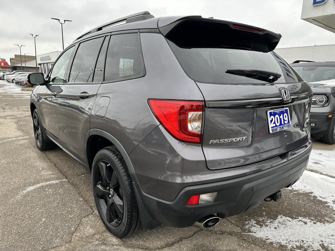 2019 Honda Passport TOURING MODEL/SUPER CLEAN/WONT LAST!! Photo
