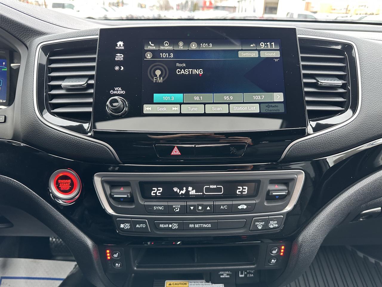 2019 Honda Passport TOURING MODEL/SUPER CLEAN/WONT LAST!! Photo