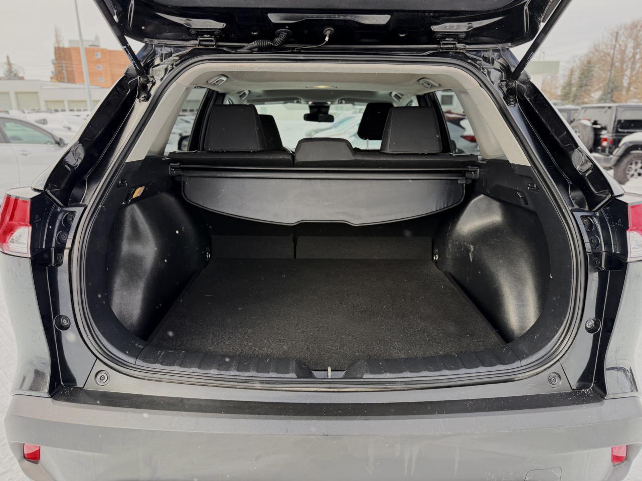 2022 Toyota Corolla Cross LE AWD | BLUETOOTH |  HEATED SEATS | BLIND SPOT | Photo