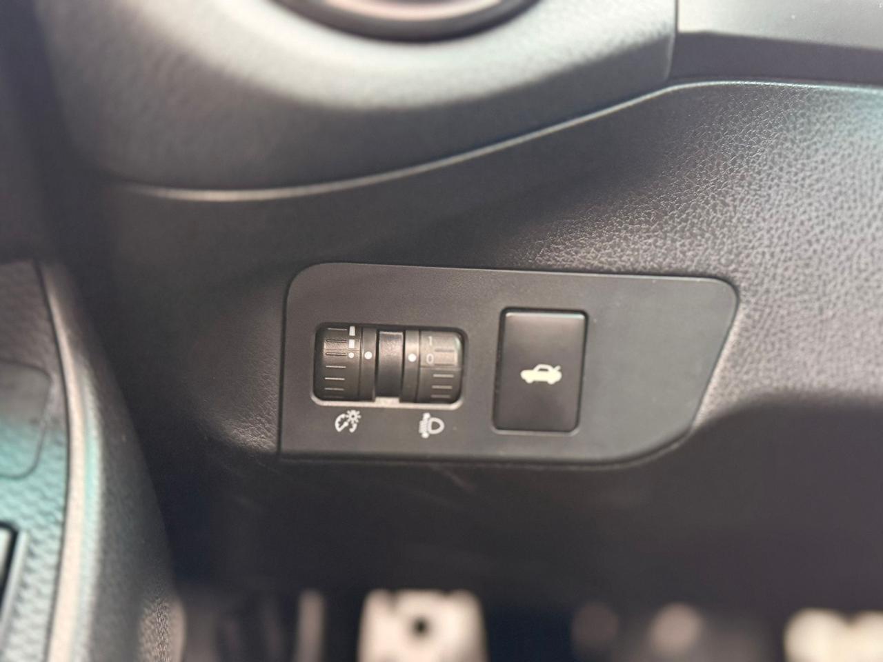 13318382