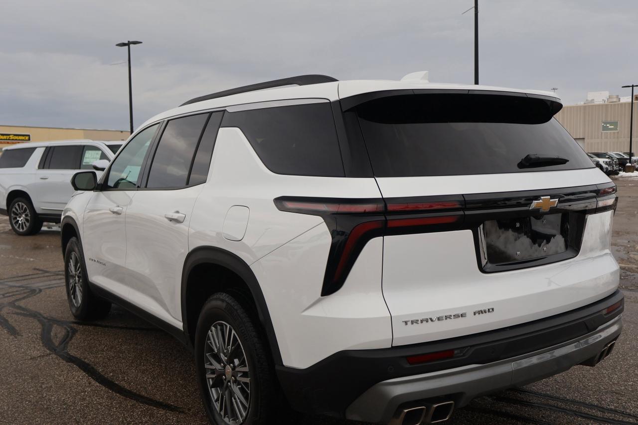 2025 Chevrolet Traverse LT | | Heated Mirrors | Photo4