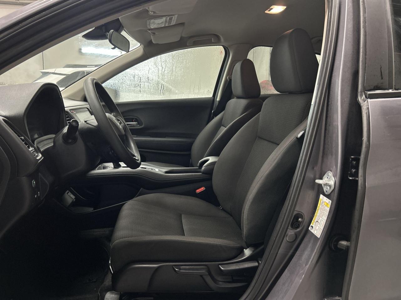 2021 Honda HR-V HTD SEATS | CARPLAY | ALLOYS | ADAPT. CRUISE Photo