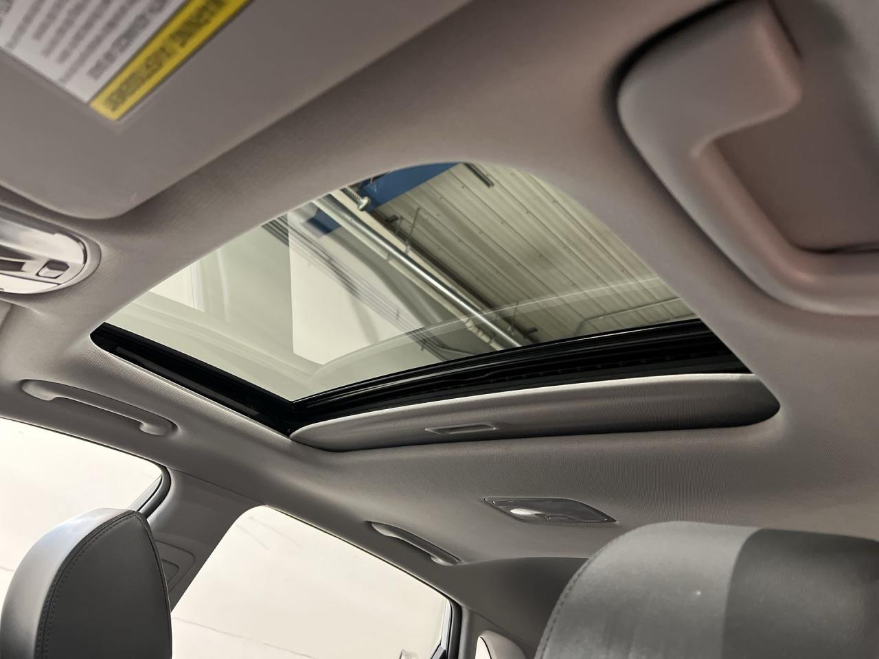 2022 Hyundai KONA LUXURY AWD | LOW KMS! | HTD LEATHER | REMOTE START Photo