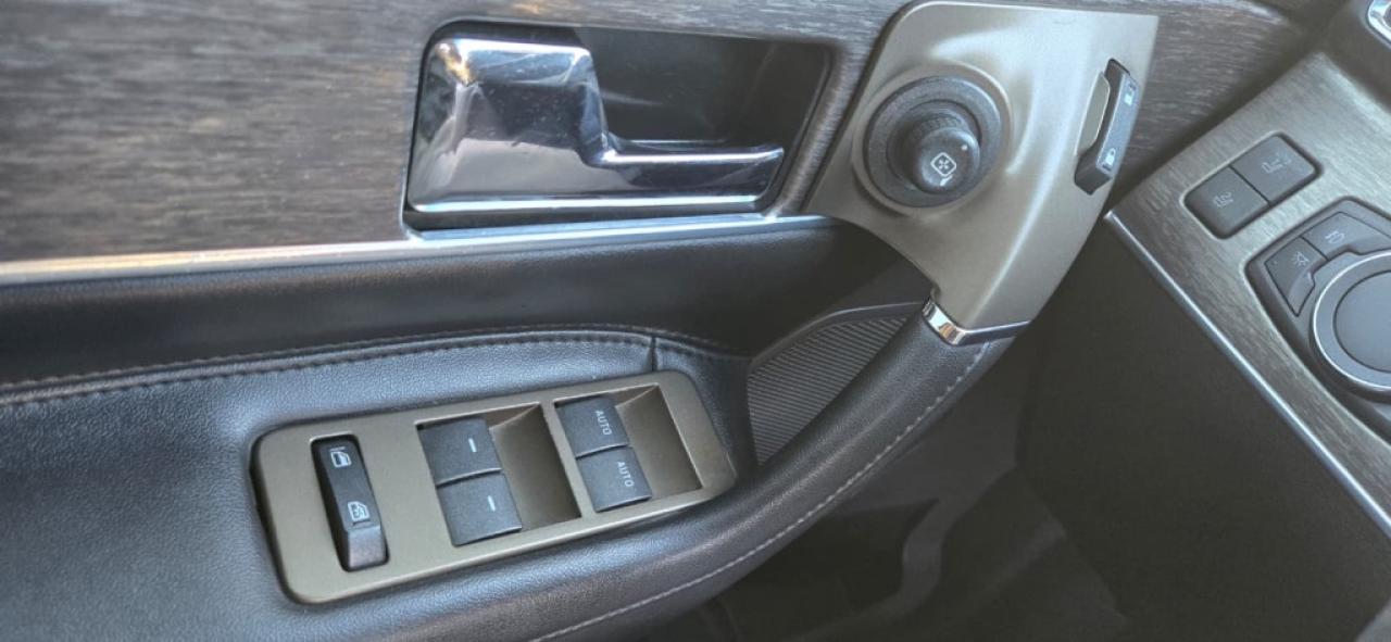 2011 Lincoln MKX Base 4dr All-wheel Drive Automatic Photo