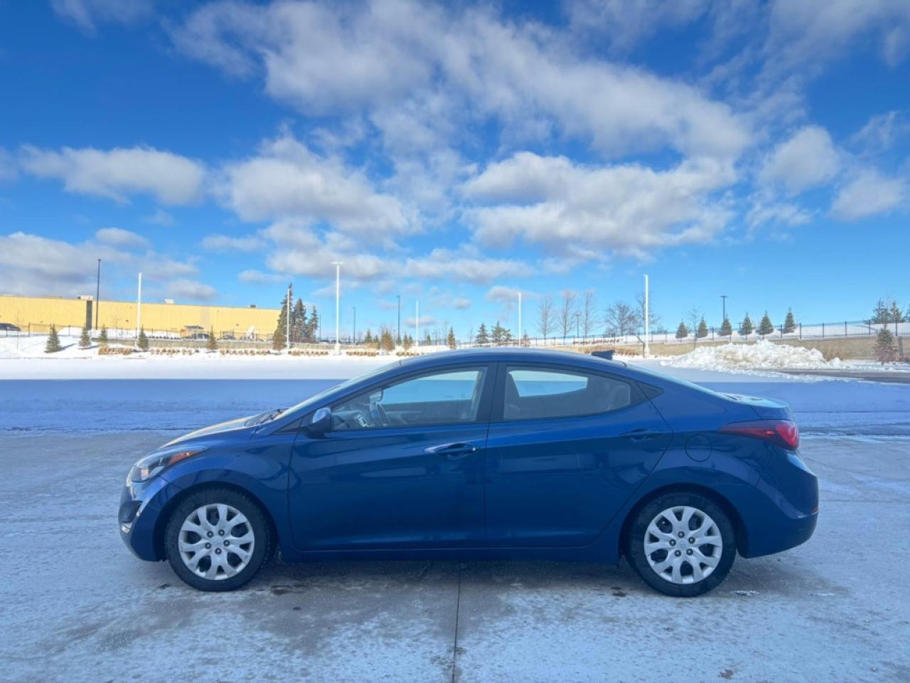 2016 Hyundai Elantra GT 4 dr Auto, FWD, 1.8L 4cyl, Photo4