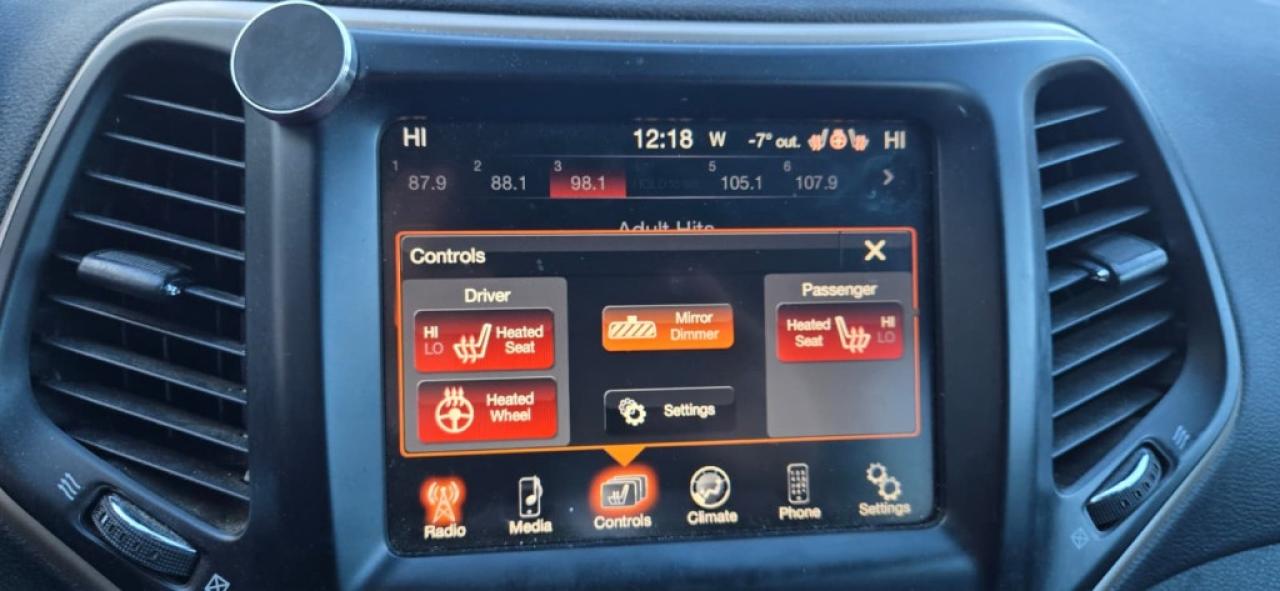 2015 Jeep Cherokee Front-wheel Drive 4dr North Photo