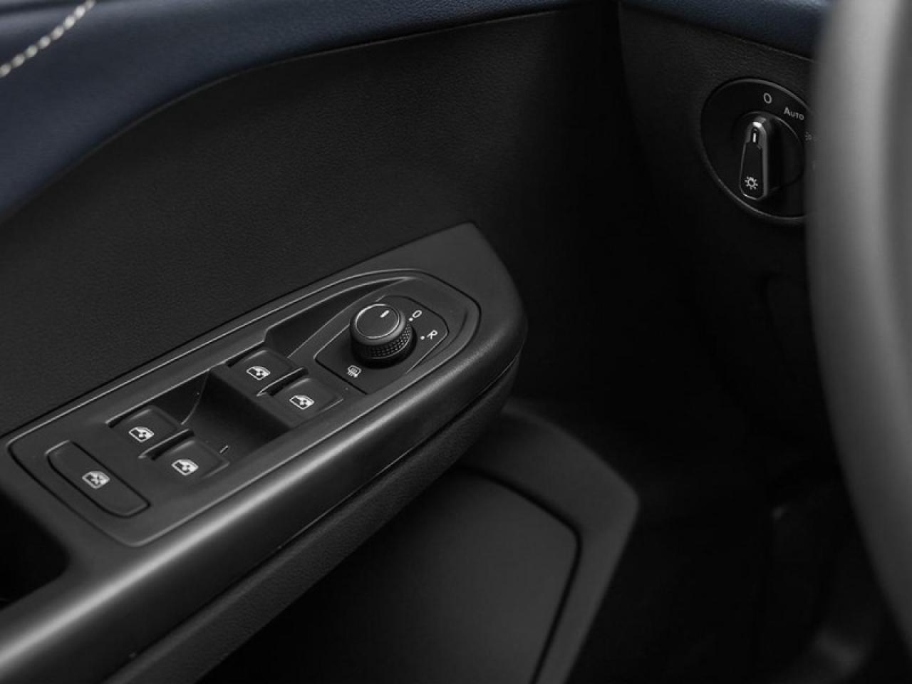 2025 Volkswagen Taos Highline  - Cooled Seats Photo