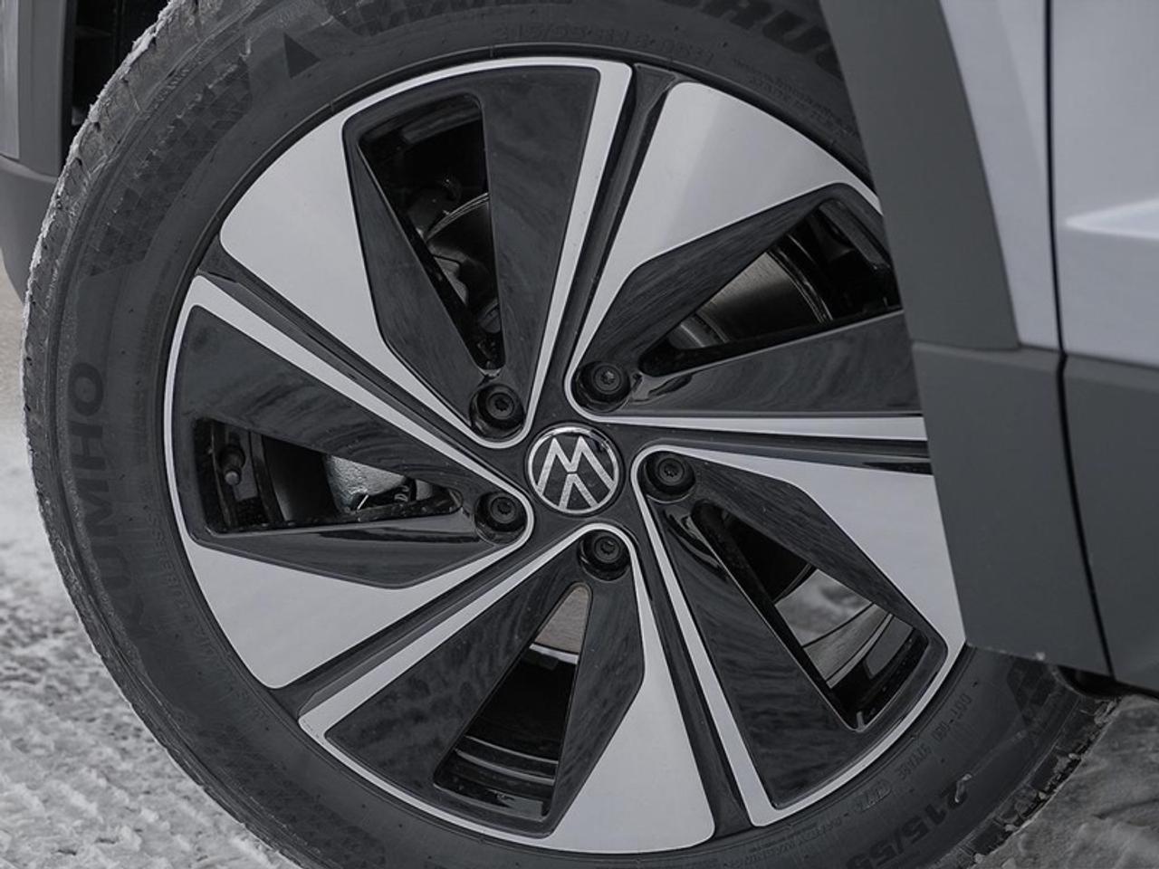 2025 Volkswagen Taos Highline  - Cooled Seats Photo