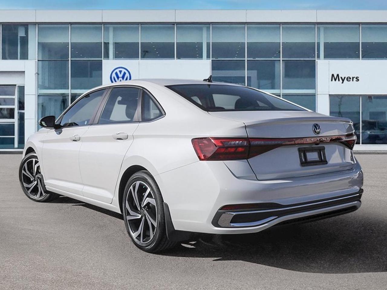 2025 Volkswagen Jetta Highline  - Leather Seats Photo3