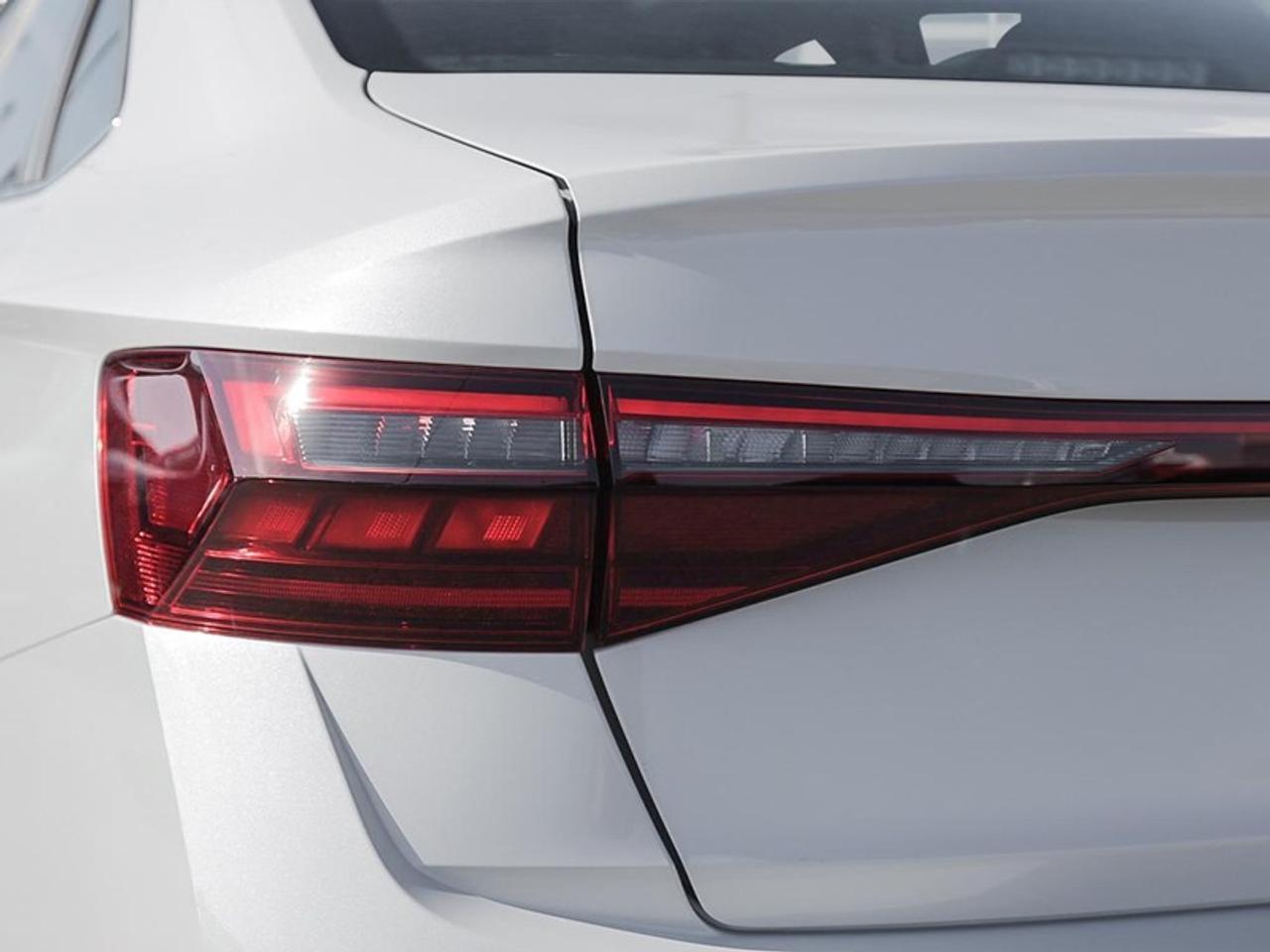 2025 Volkswagen Jetta Highline  - Leather Seats Photo