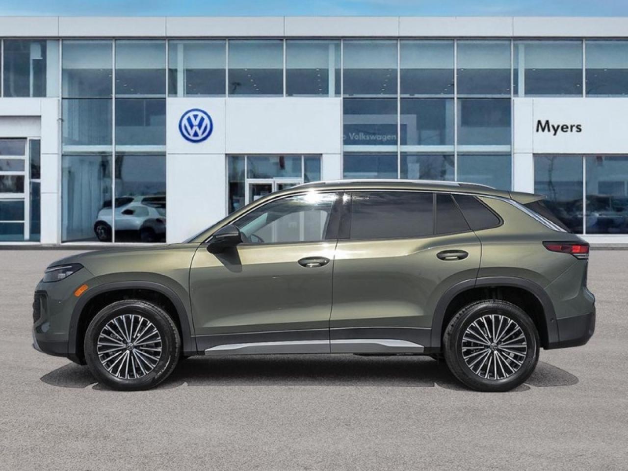 2025 Volkswagen Tiguan Comfortline  - Sunroof Photo2