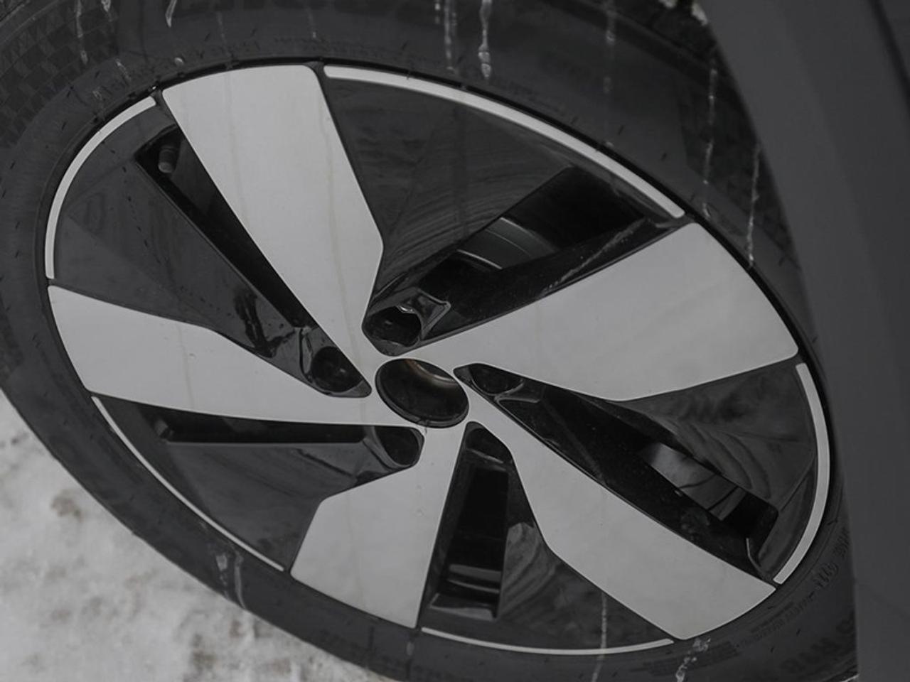 2026 Volkswagen Taos Trendline 4MOTION  - Heated Seats Photo