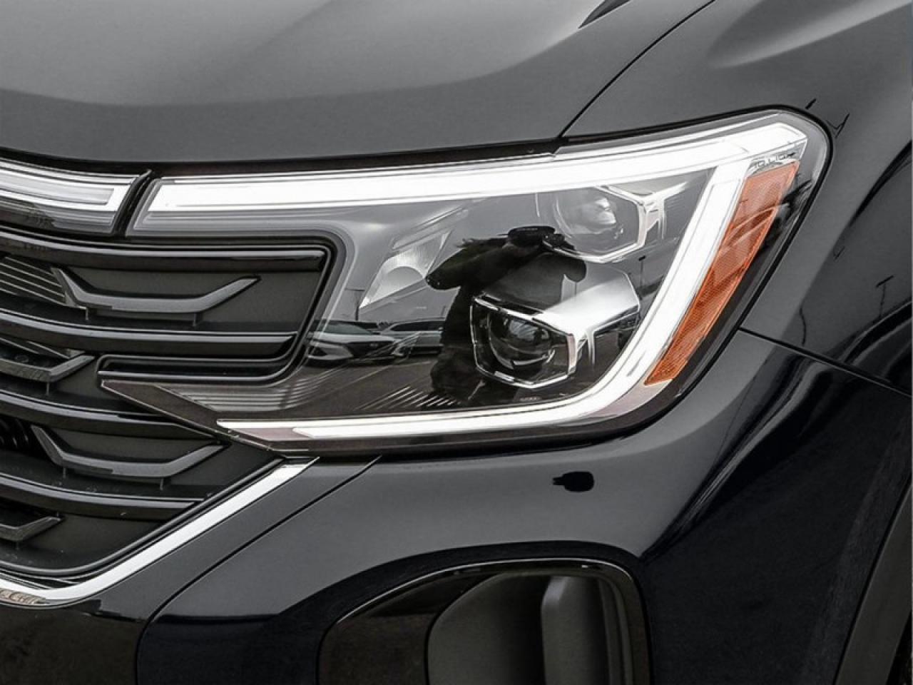 2026 Volkswagen Atlas Cross Sport Highline  - Low Mileage Photo