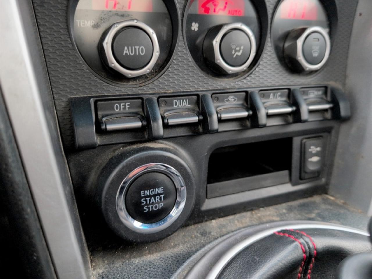 2015 Subaru BRZ Sport-Tech  **CLEAN CF - LOW KMS** Photo