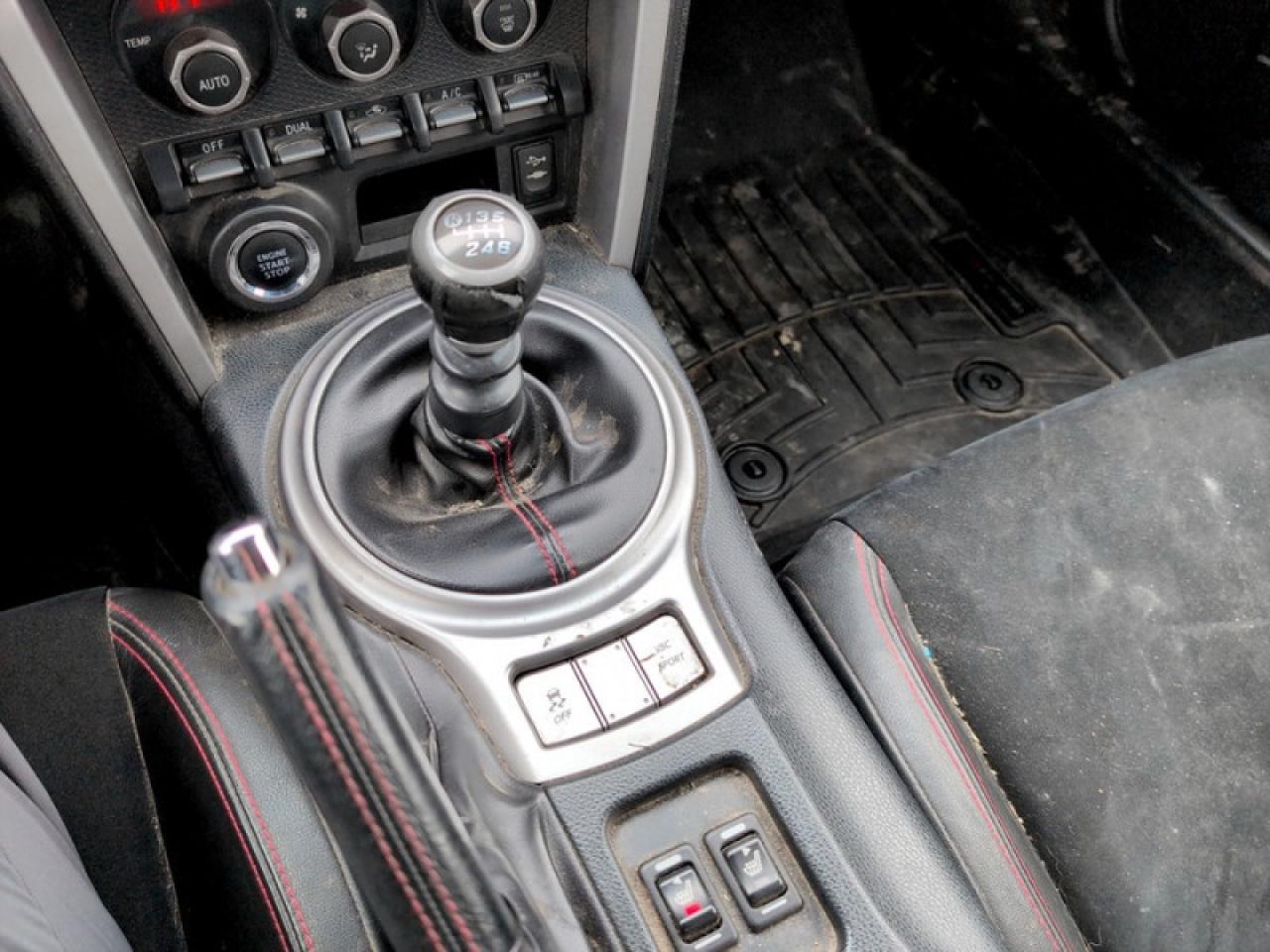 2015 Subaru BRZ Sport-Tech  **CLEAN CF - LOW KMS** Photo