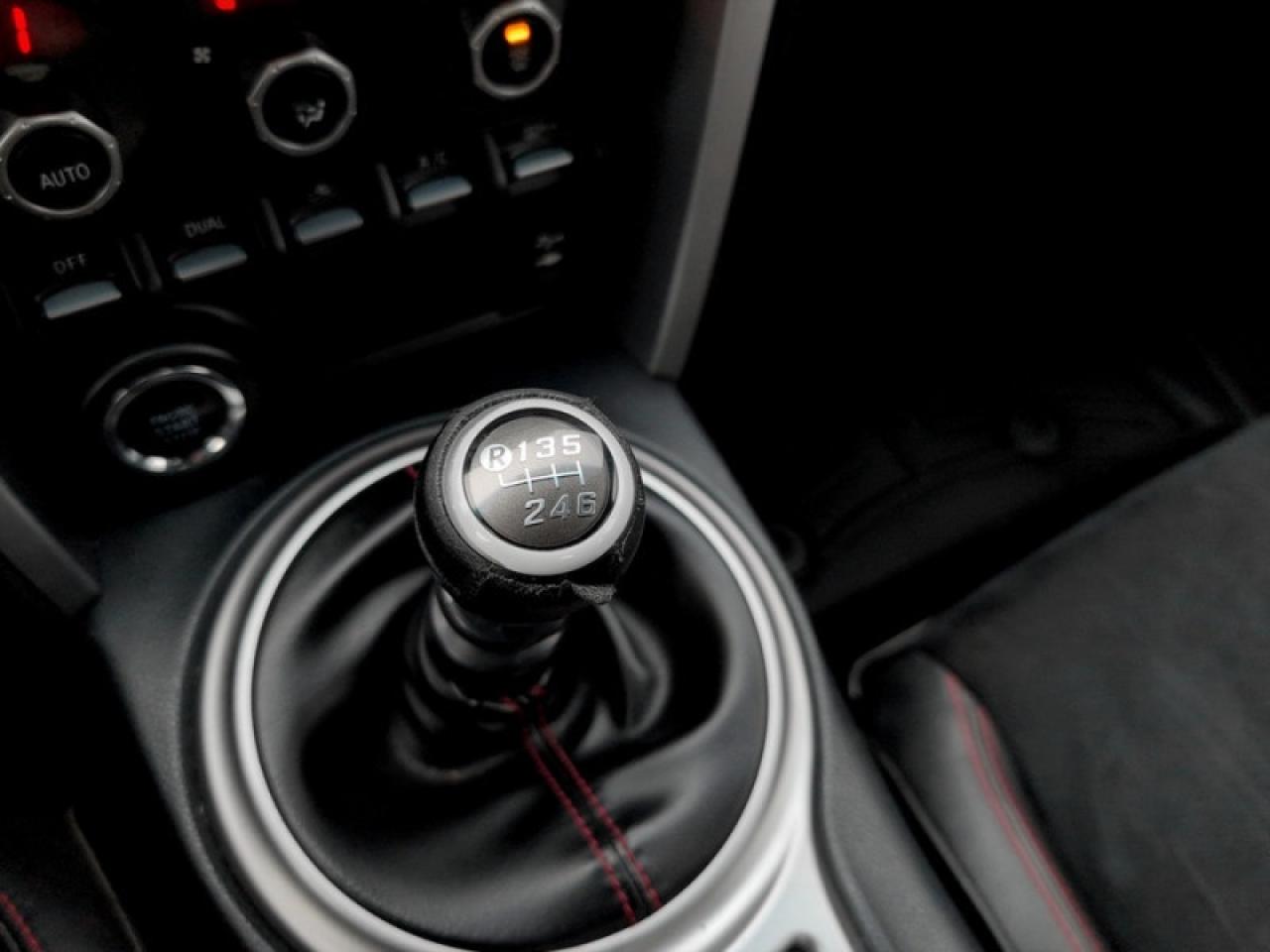 2015 Subaru BRZ Sport-Tech  **CLEAN CF - LOW KMS** Photo