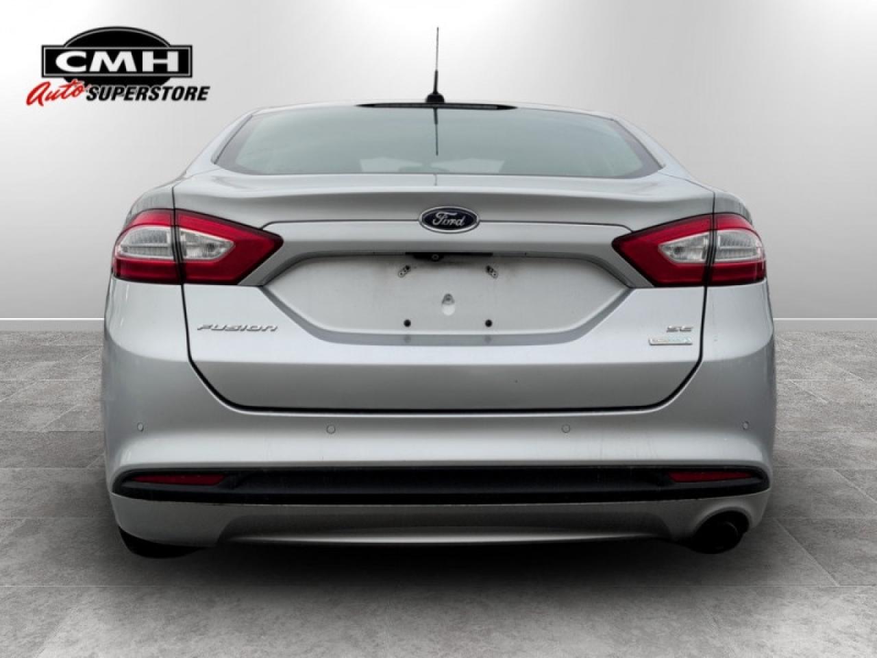 2016 Ford Fusion SE w/Tech Pkg Photo2