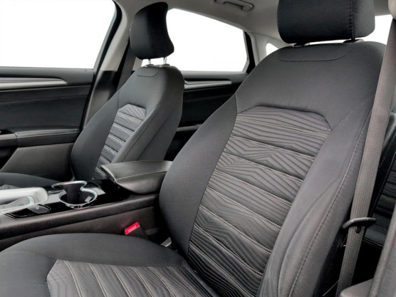 2016 Ford Fusion SE w/Tech Pkg Photo