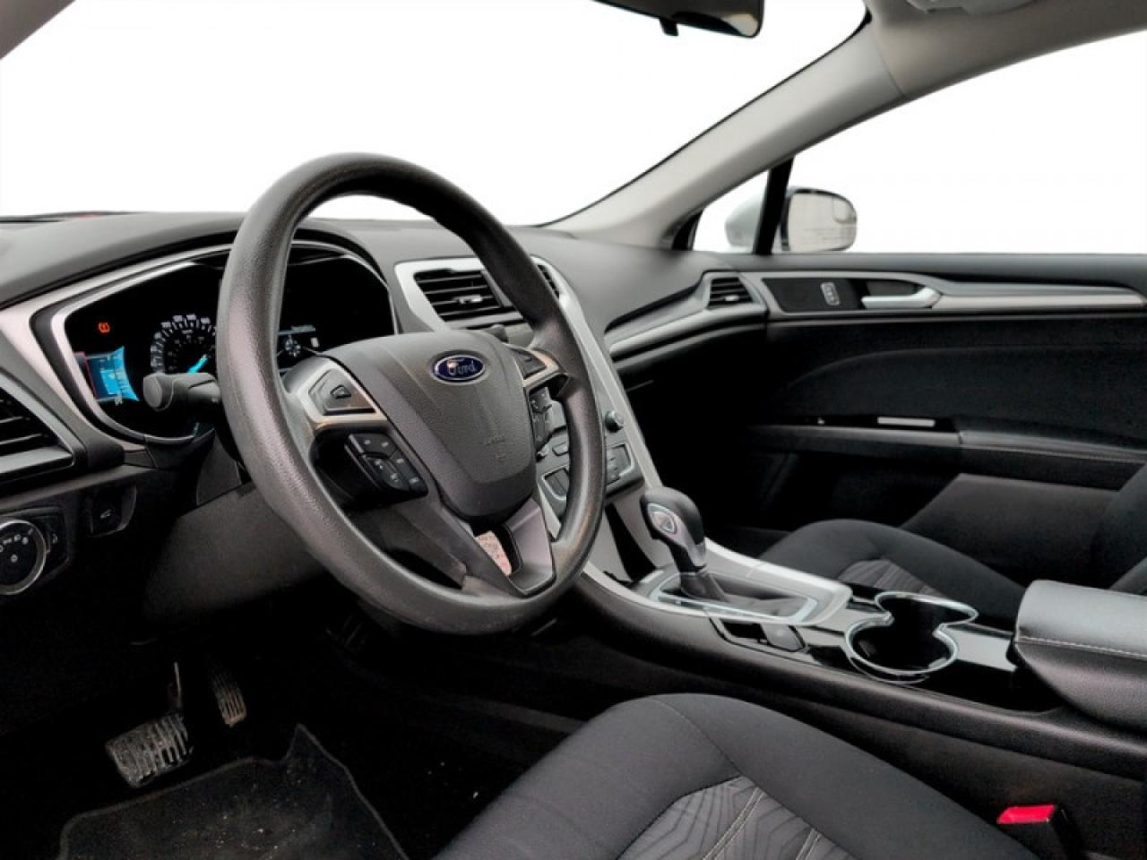 2016 Ford Fusion SE w/Tech Pkg Photo