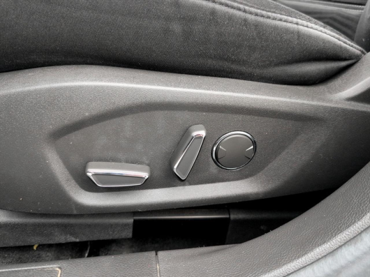 2016 Ford Fusion SE w/Tech Pkg Photo