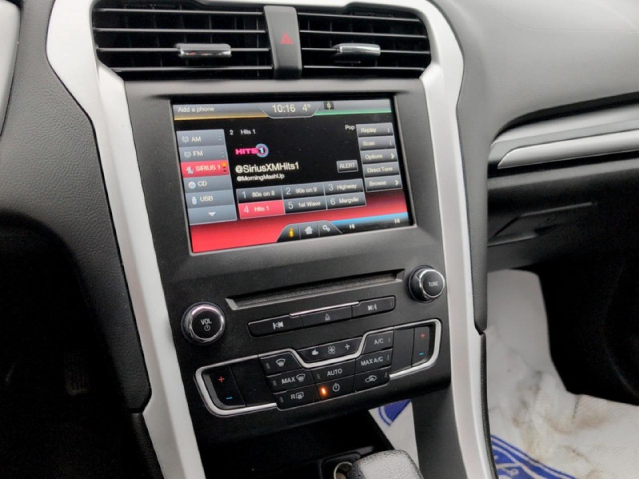 2016 Ford Fusion SE w/Tech Pkg Photo