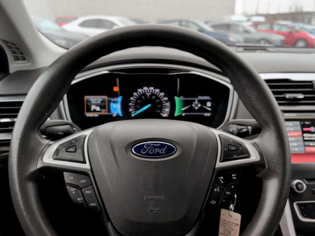 2016 Ford Fusion SE w/Tech Pkg Photo