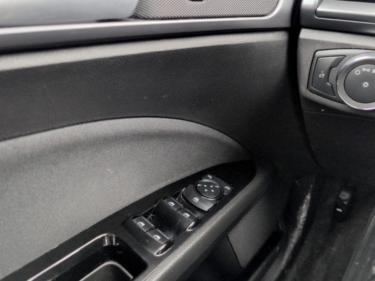 2016 Ford Fusion SE w/Tech Pkg Photo