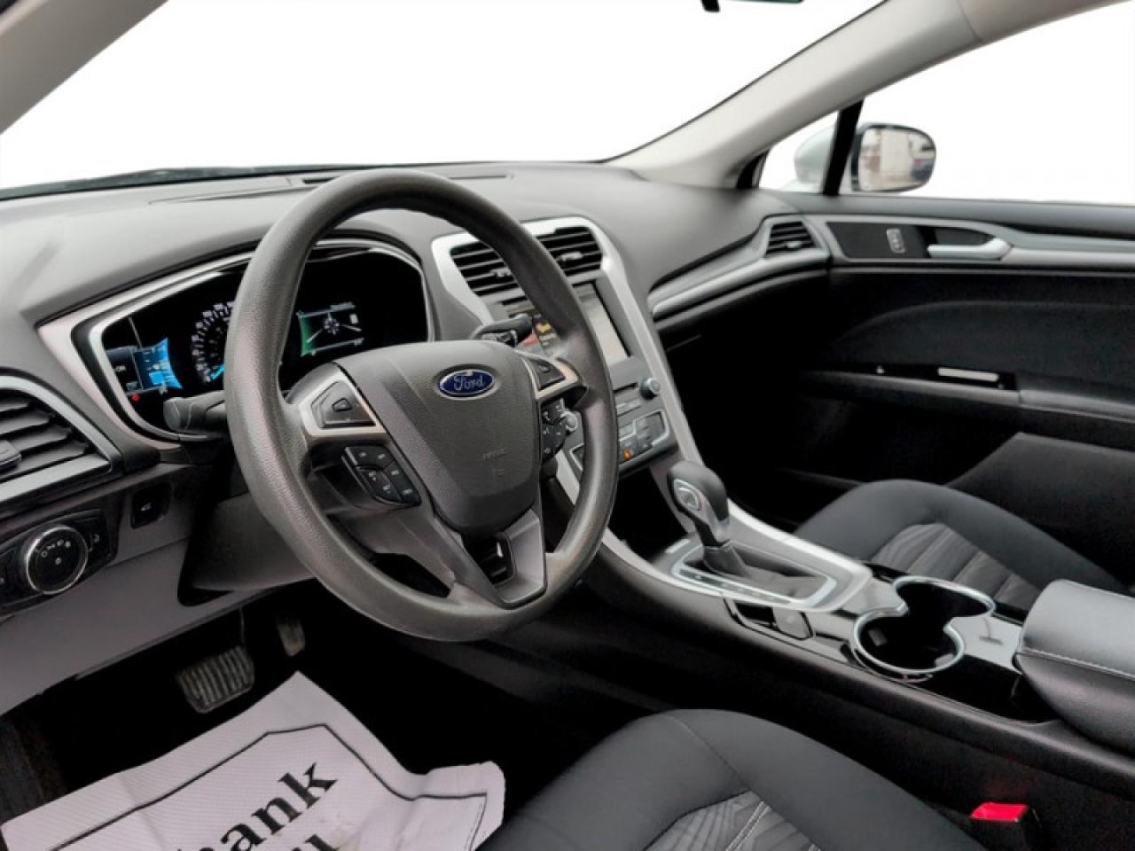 2016 Ford Fusion SE w/Tech Pkg  **TECH/MY FORD TOUCH PKG** Photo