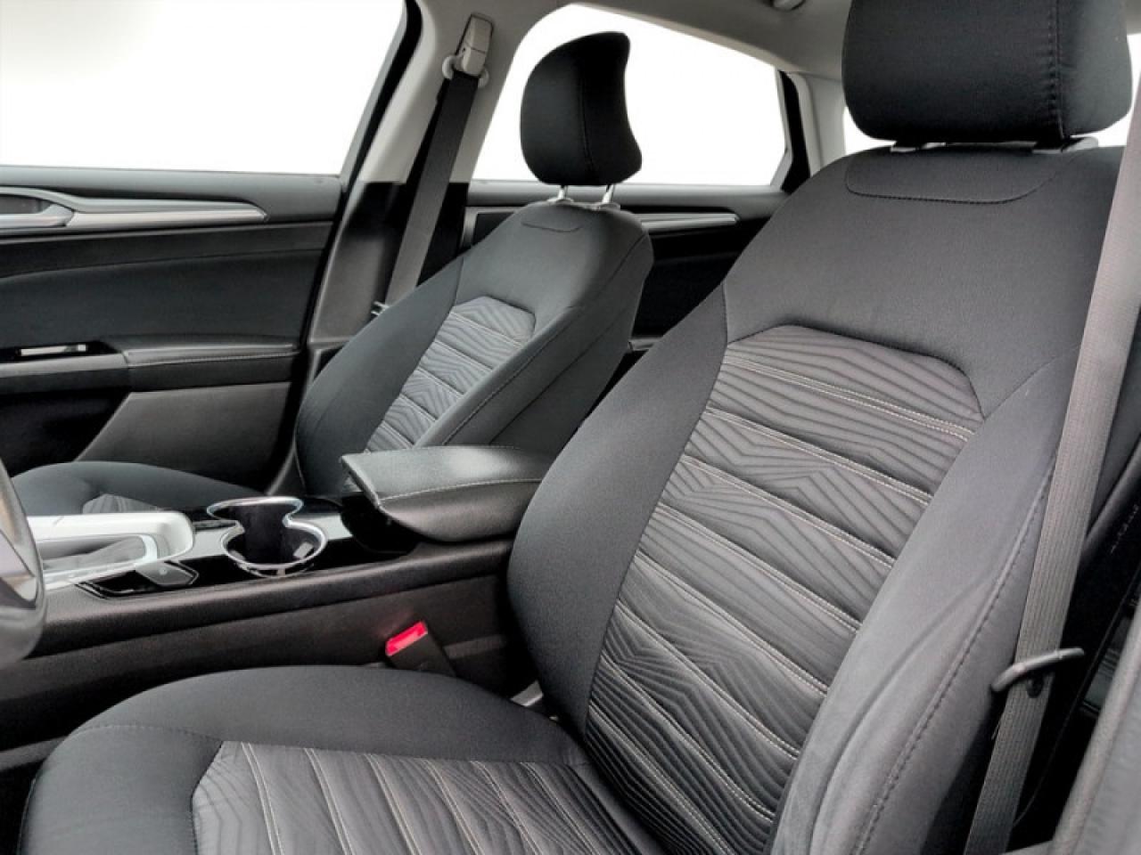 2016 Ford Fusion SE w/Tech Pkg  **TECH/MY FORD TOUCH PKG** Photo