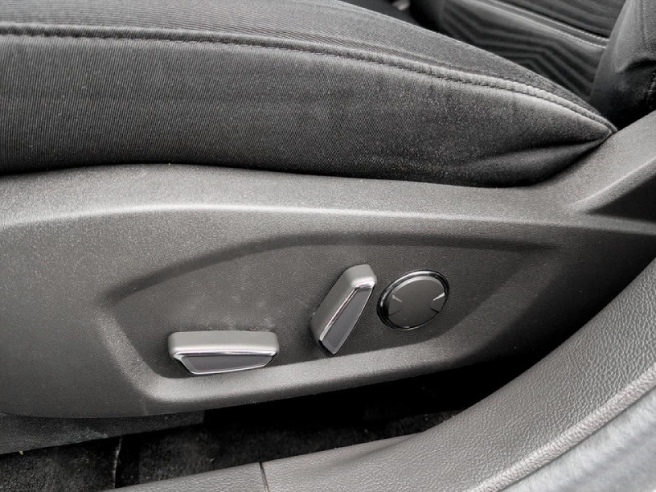 2016 Ford Fusion SE w/Tech Pkg  **TECH/MY FORD TOUCH PKG** Photo