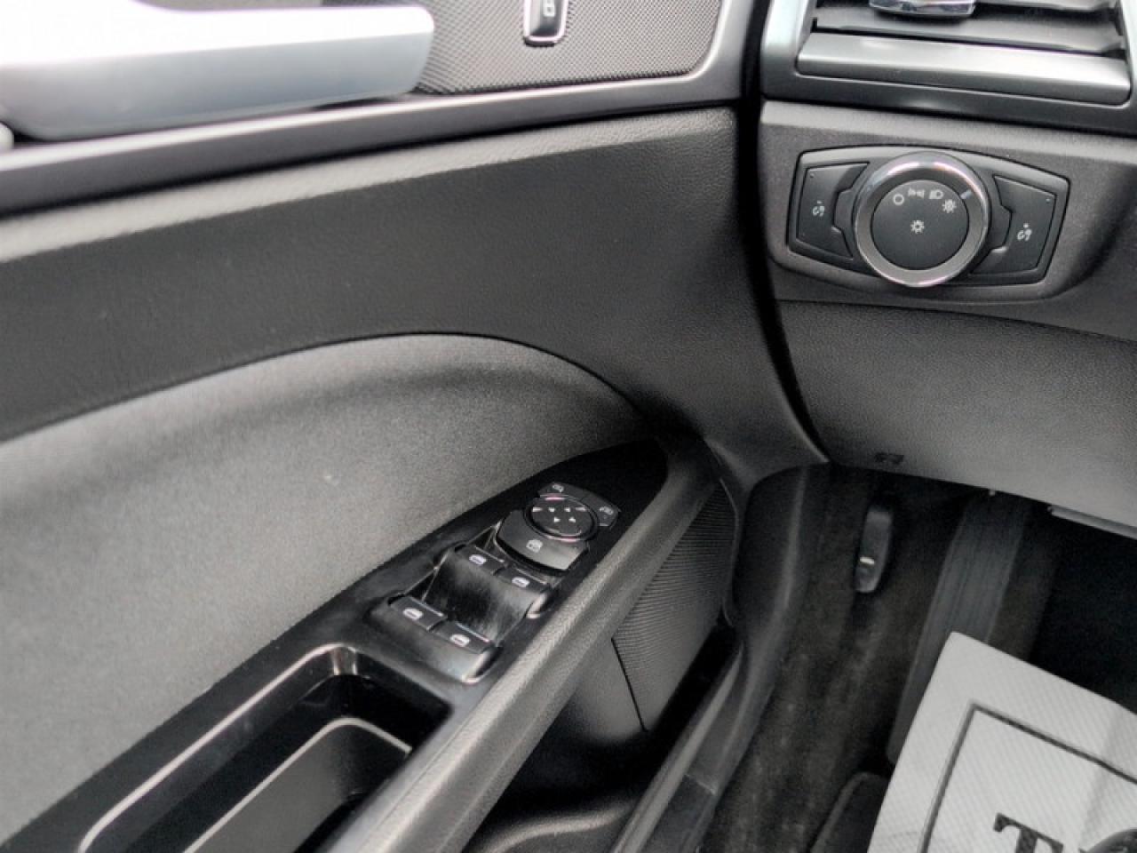 2016 Ford Fusion SE w/Tech Pkg  **TECH/MY FORD TOUCH PKG** Photo