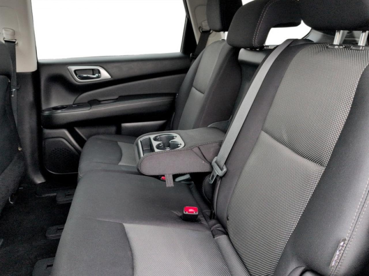 2019 Nissan Pathfinder S  **22 SERVICE RECORDS** Photo