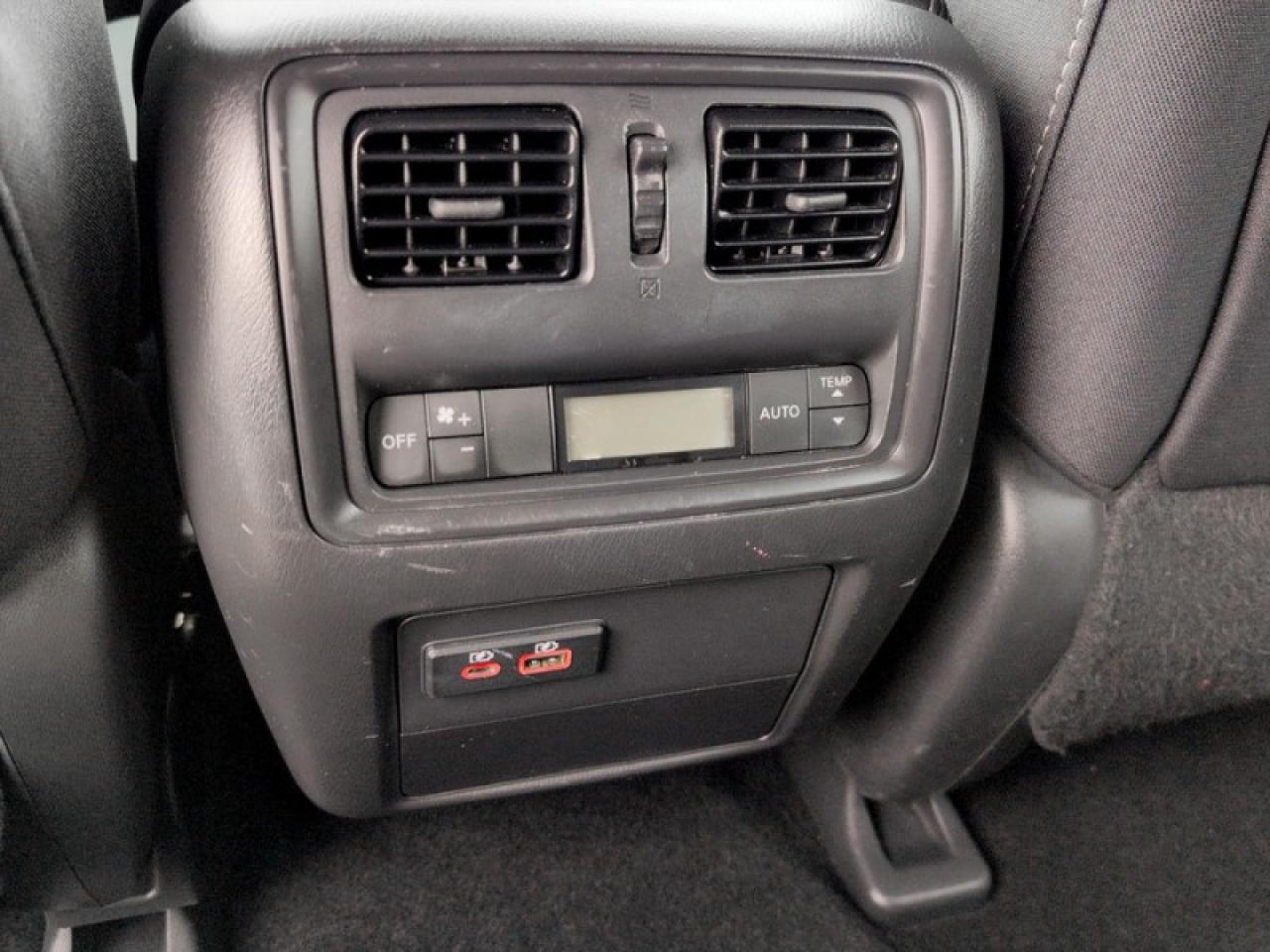 2019 Nissan Pathfinder S  **22 SERVICE RECORDS** Photo