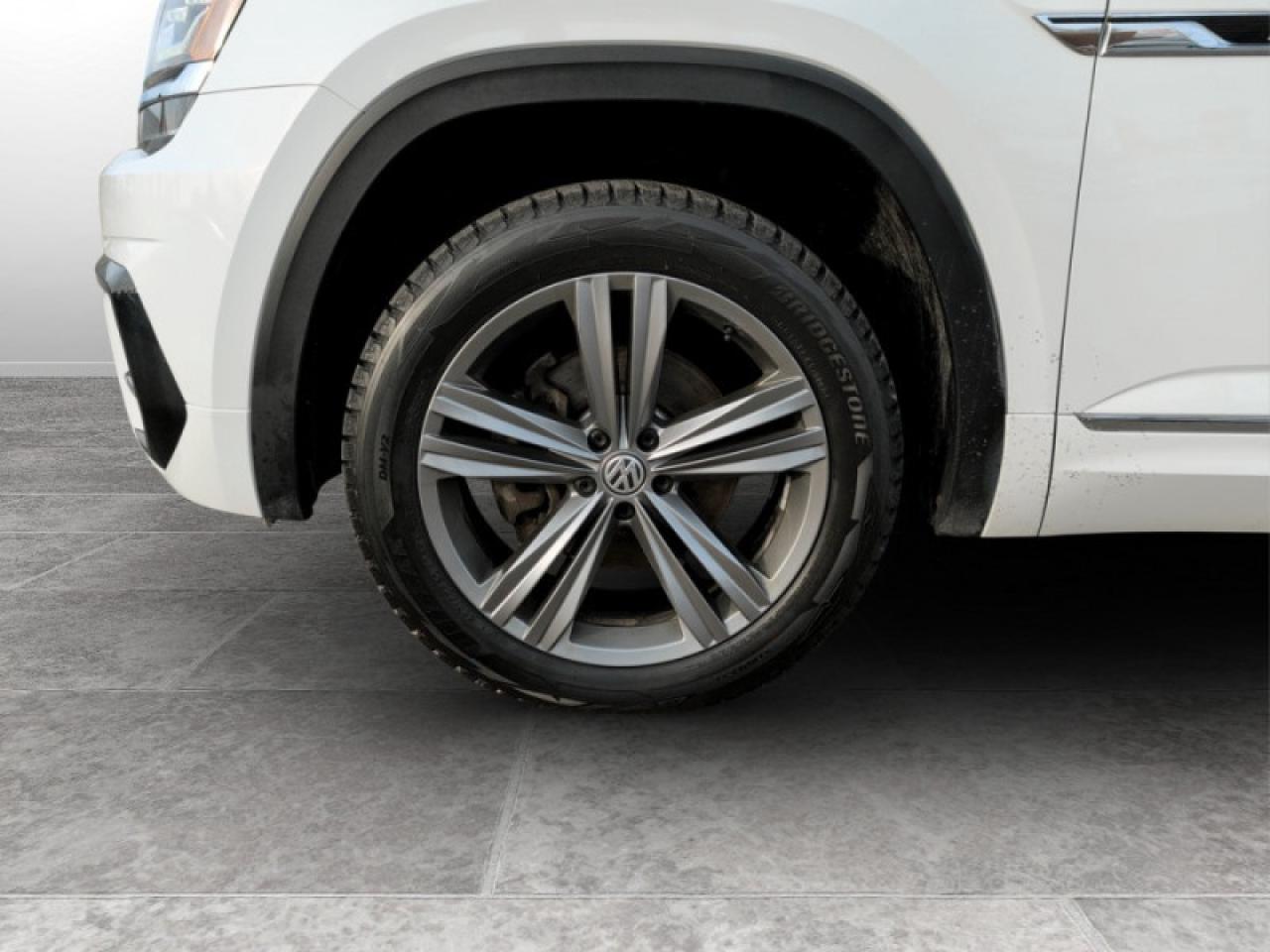 2019 Volkswagen Atlas Execline R-line  **R-LINE PKG** Photo